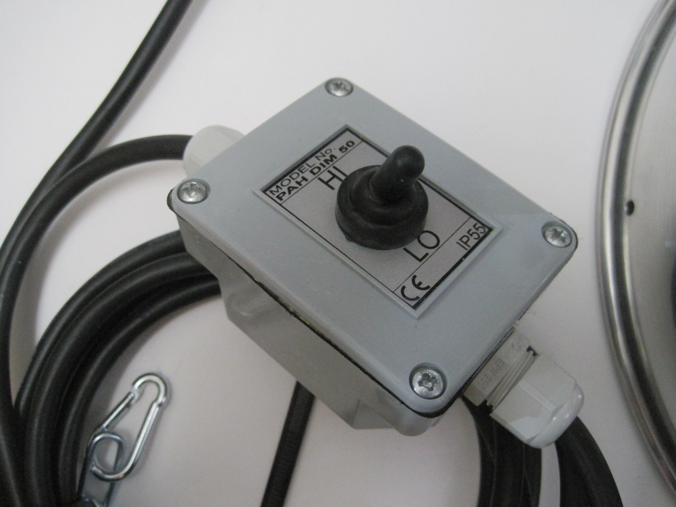 250W Pet Heater with 2 Heat Settings and Ruby Lamp - Image 3